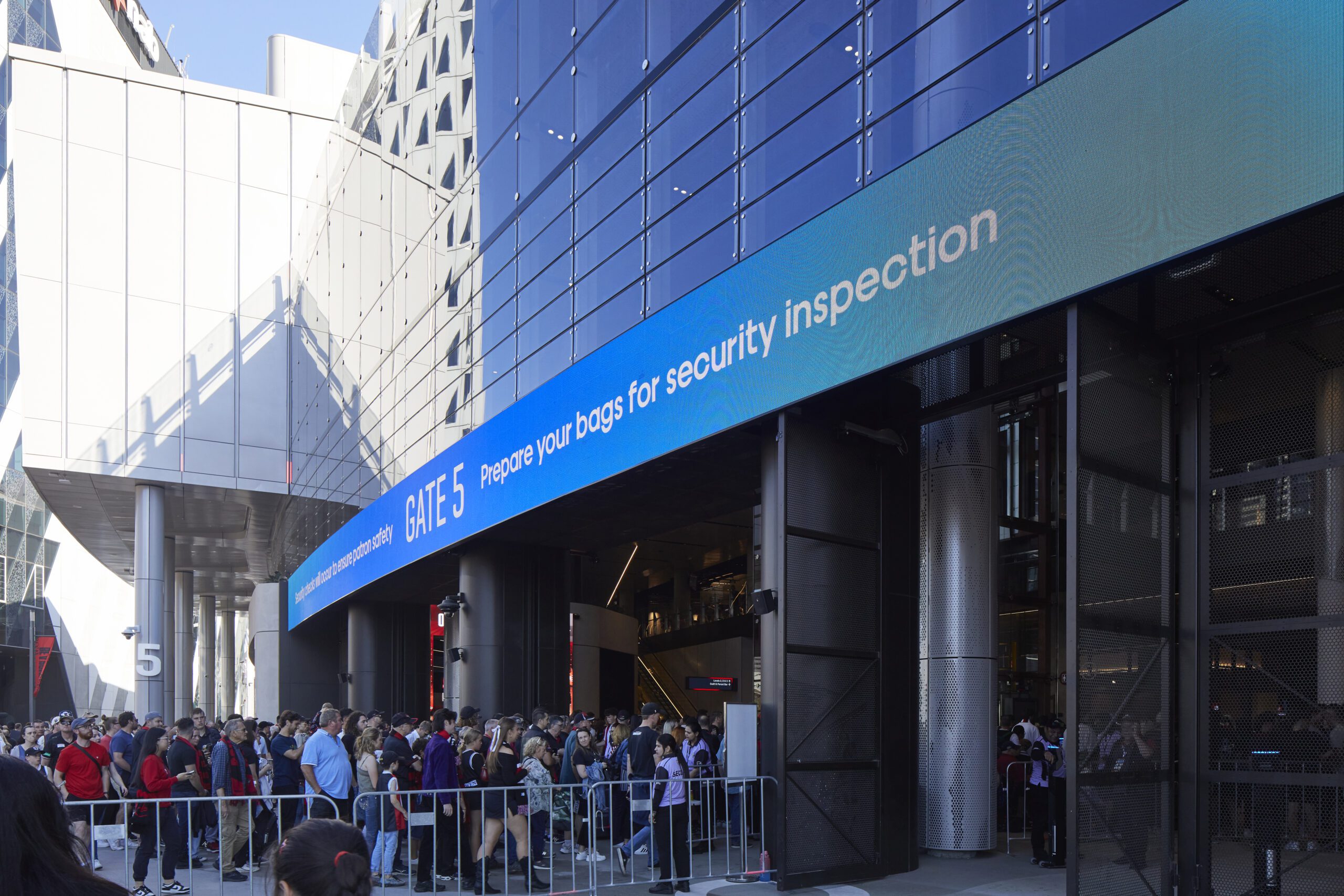 BuroNorth - MarvelStadium 0349 by Martin Mischkulnig